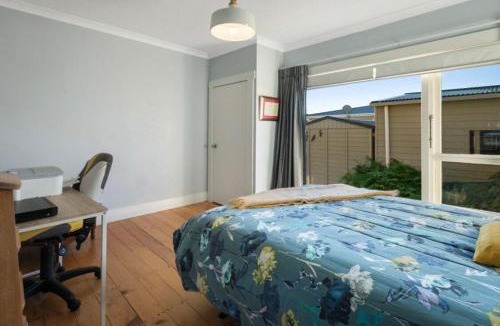 Athenree House | Character Villa Oasis - Pool & Beach