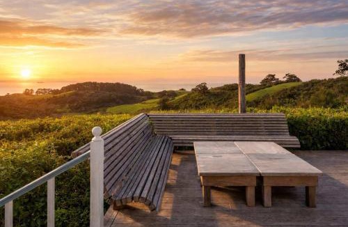 Ostend House | Crescent Villa - Stay Waiheke