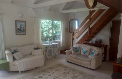 Waikanae House | Beside the lagoon - Waikanae Beach