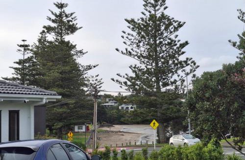 Browns Bay Apartment | Waiake Beach Place