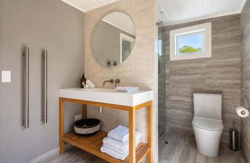 Oneroa House | Smiths Cottage - Stay Waiheke