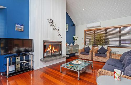 Pauanui House | Ocean Breeze Family Haven - Pauanui Holiday Home