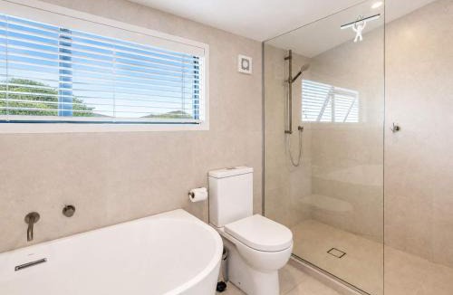 Oneroa House | Headland Views Oneroa