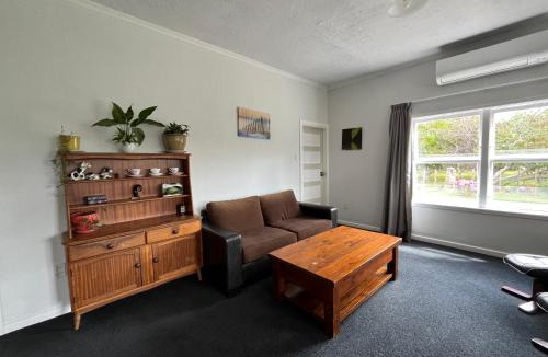 Ohingaiti House | Destination Cliff Top - Cottage and Homestead