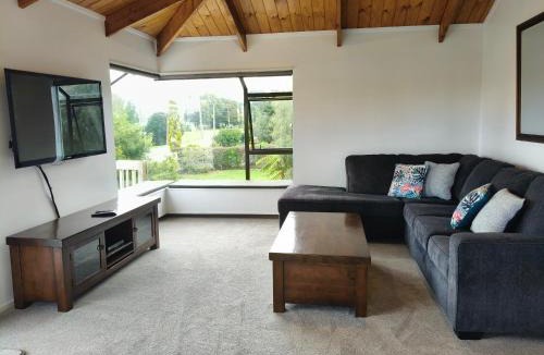 Hamurana House | Hamurana Lakefront Escape Rotorua