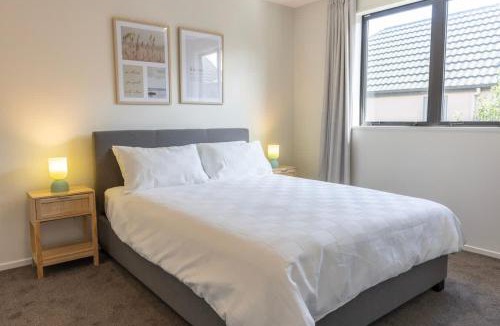 Edgeware Apartment | 2BR Apartment-Sleeps 6-Parking & Pets