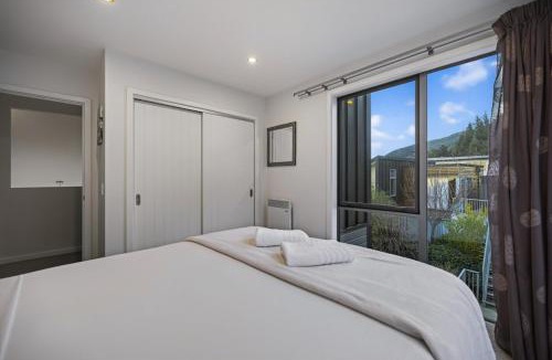 Frankton House | Middleton Vista - Lake views