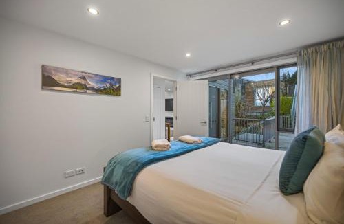 Frankton House | Middleton Vista - Lake views