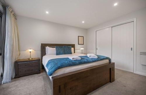 Frankton House | Middleton Vista - Lake views