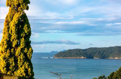 Tairua House | Tideview Cottage - Incredible Views - Tairua