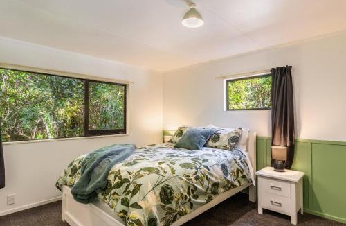 Acacia Bay House | Kereru Garden Cottage