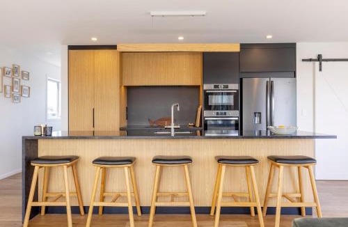 Rainbow Point House | Rainbow Haven, Where family time meets Lake time