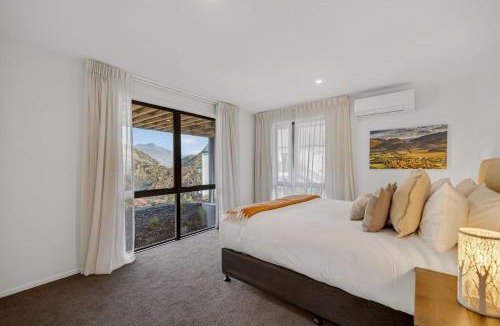 Arthur's Point House | Powder Ridge Alpine Retreat