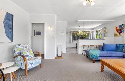 Pohara House | Pohara Beach Family Baches