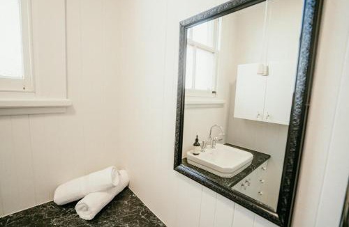 Bluff Hill Apartment | Taumata historic homestead - Cosy winter retreat