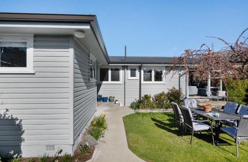 Frankton House | Wakatipu LAKEVIEW Garden Retreat
