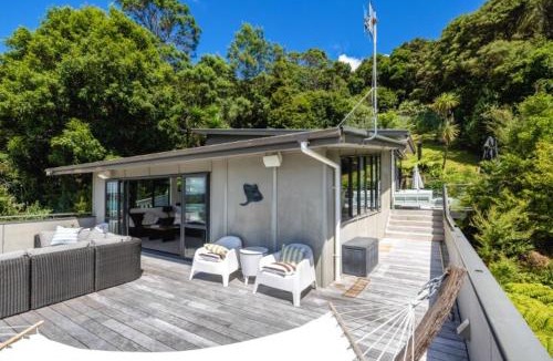 Surfdale House | Huruhi Bay Retreat by Waiheke Pure