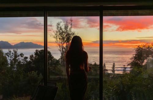 Kaikoura House | On The Edge, Luxury - KK43111