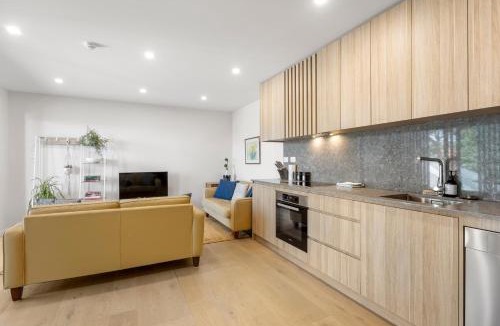 Mangere Bridge Apartment | Modern Apartment Near The Airport