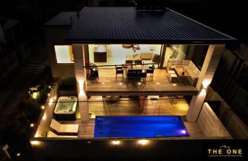 Papamoa Beach House | Luxury Papamoa Beach House with Pool and Spa Pet Friendly