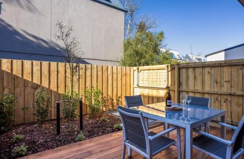 Linwood Apartment | Stylish 2BR Apartment Gated Complex Free Parking