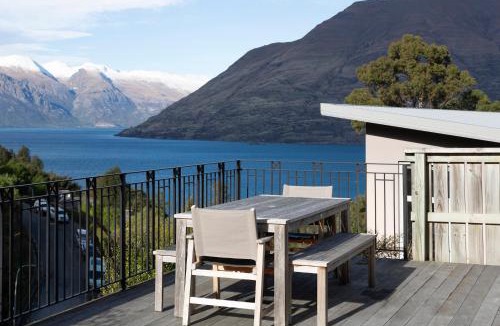 Sunshine Bay House | Sunshine Bay Stay, Lake Views & Cosy Fireplace
