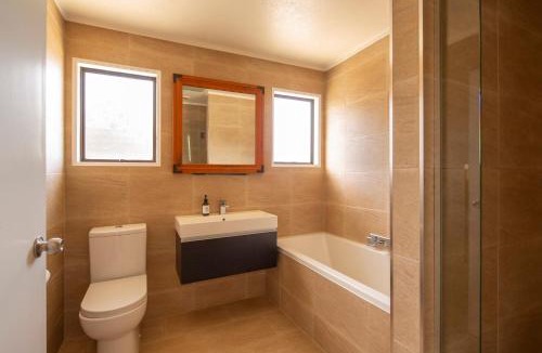Sunshine Bay House | Sunshine Bay Stay, Lake Views & Cosy Fireplace