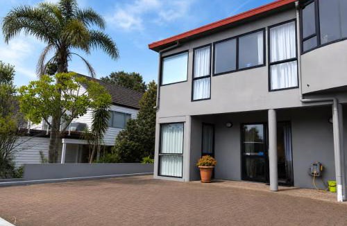 West Harbour House | Sunny Studio in West Harbour & 3 Mins to Waterfront & Secure Parking