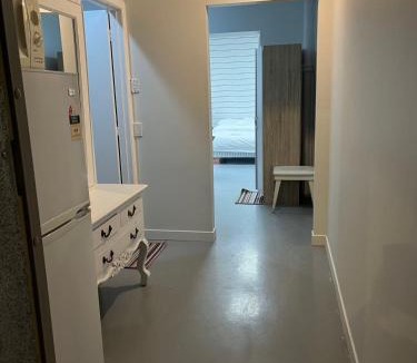 Auckland Apartment | 3 single and 2 double sofa beds Apartment 7