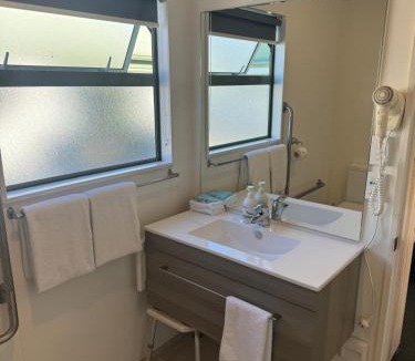 South Bay Hotel | Bay Cottages