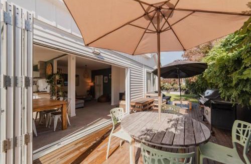 Somerfield House | 4BR Family Home, Hot Tub, Free Parking, Pet Friendly