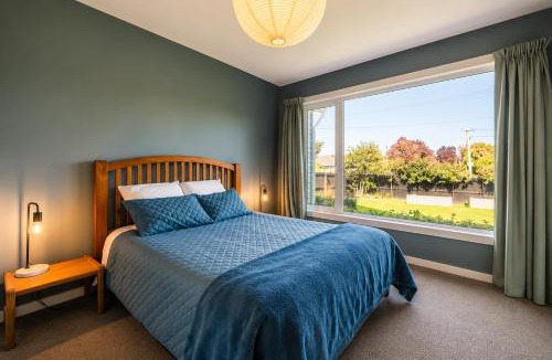 Somerfield House | 4BR Family Home, Hot Tub, Free Parking, Pet Friendly