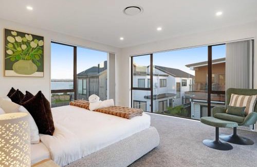 Hobsonville House | Hobsonville Family 5BR Sanctuary with Waterviews