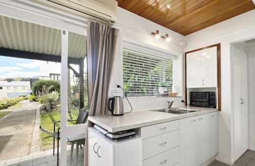 Akaroa House | 2 BR Cottage 4 Beds, 1 min walk to Harbour & Shops