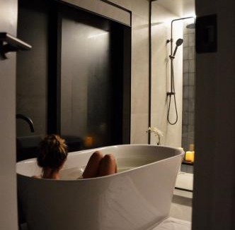 Mangawhai Heads House | Boutique Coastal Retreat with Bath Walk to Beach