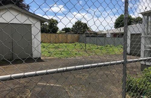 Papakura House | Need Space for Parking
