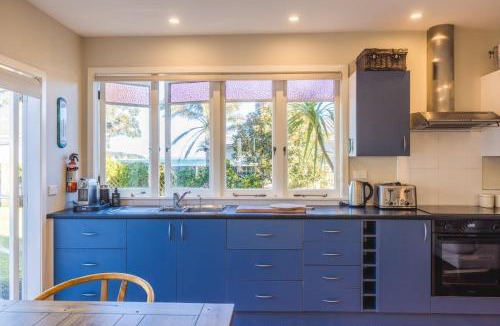 Surfdale House | Le Belle on Blake by Waiheke Pure