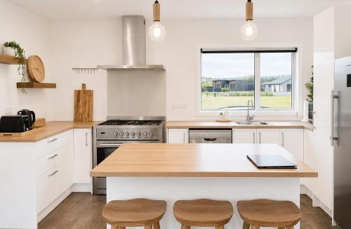 Te Anau House | The Burnby
