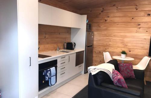 Cashmere House | Modern & Cosy Port Hills Cottage