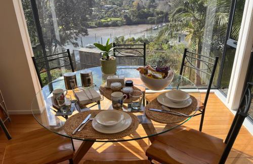 Kerikeri House | Restful Kerikeri Retreat - Spa, Views and Private Bathroom