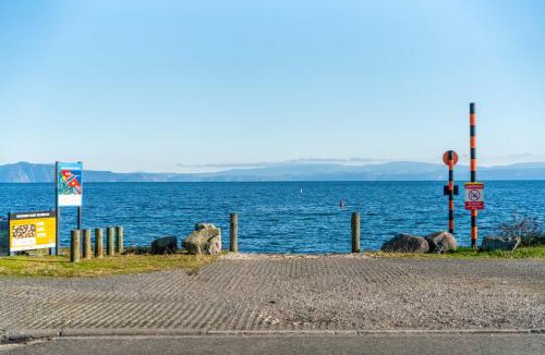 Kinloch House | Tui Shack - Kinloch
