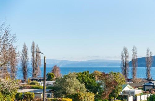 Kinloch House | Tui Shack - Kinloch