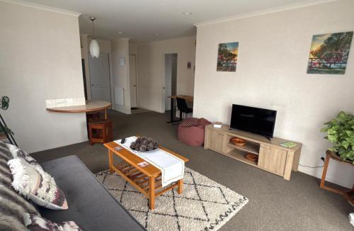 Unsworth Heights Apartment | Sunsets over Unsworth