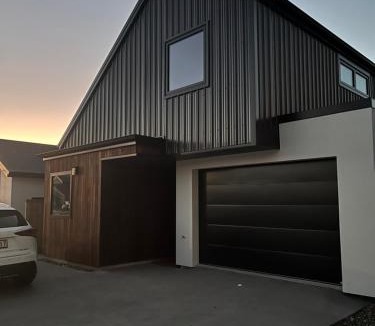 Kawarau Falls House | Cosy Hanleys Farm Retreat