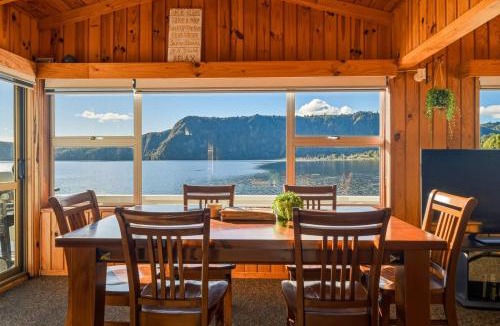 Rototai House | Rotoiti Boathouse - Waterfront Jetty Kayaks