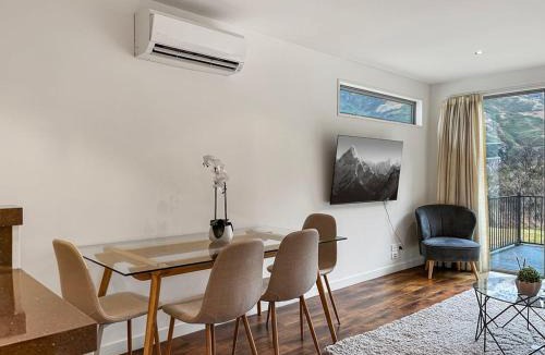 Arthur's Point House | Shotover River 2 Bedrooms Luxury