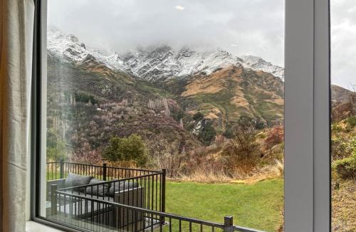 Arthur's Point House | Shotover River 2 Bedrooms Luxury