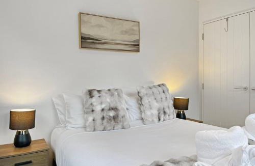 Arthur's Point House | Shotover River 2 Bedrooms Luxury
