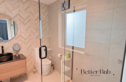 Bucklands Beach House | Sunny Bucklands Beach Retreat · Spacious 5BR 4.5BA
