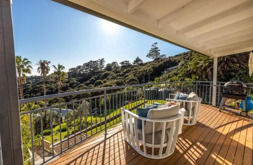 Palm Beach Apartment | Hibiscus Hideaway - Sea Views in Palm Beach